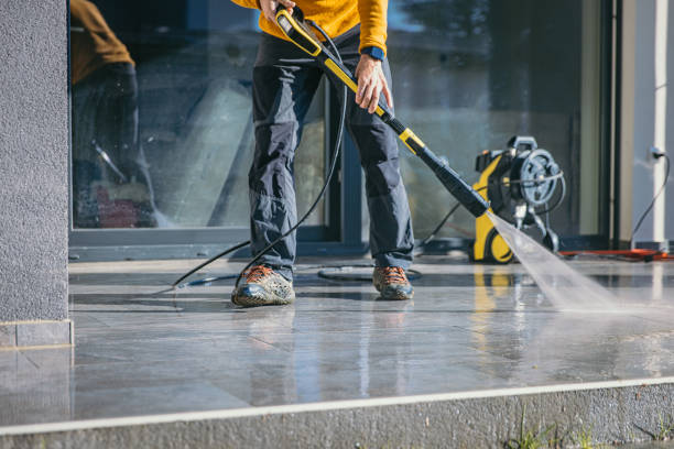 Best Driveway Pressure Washing  in Deerfield, WI